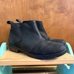 Sorel Emelie Chelsea Black Leather Boots- Women’s size 9